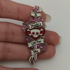 Disney Disneyland Park Pirates of the Carribean Pink Rhinestone Gold Enamel Pin